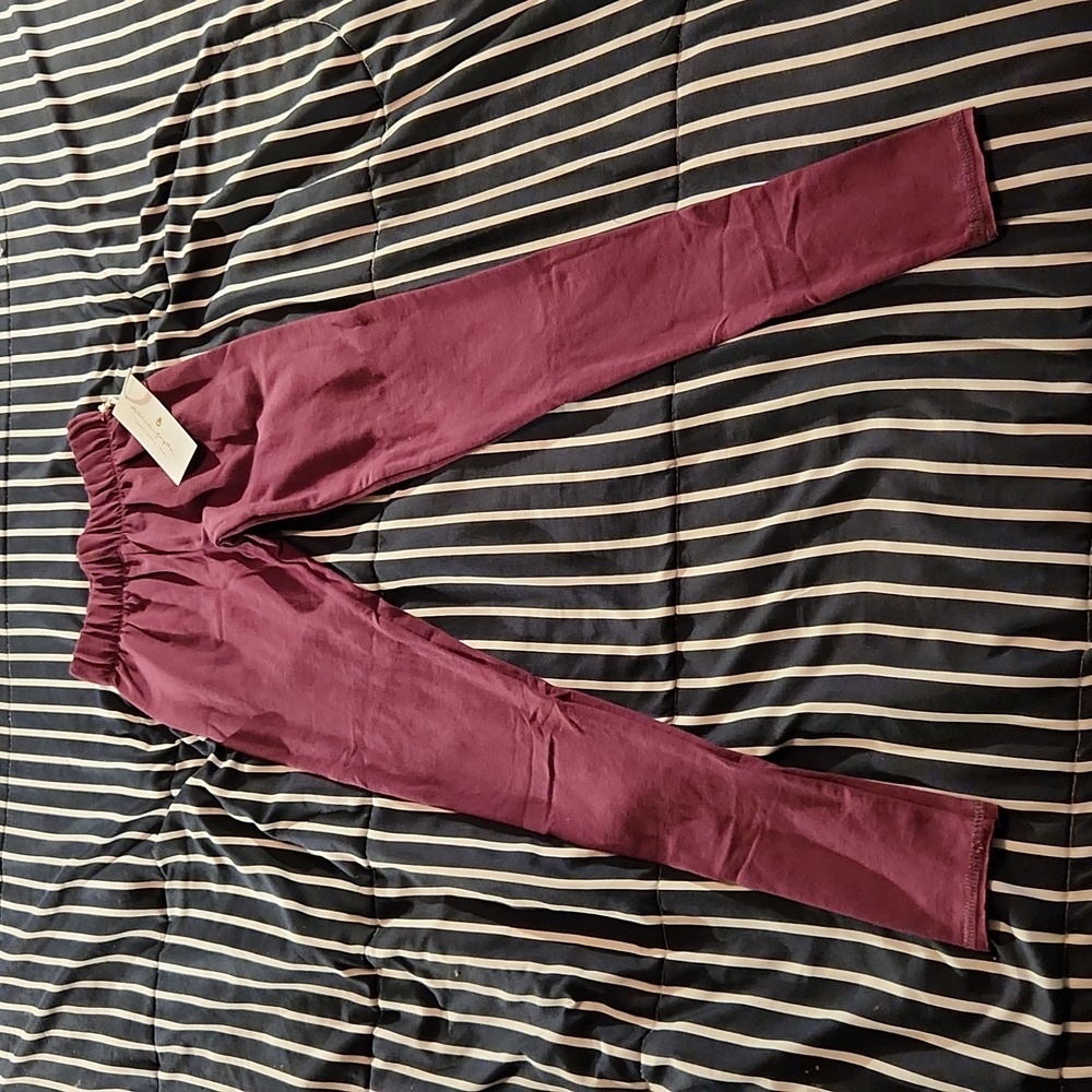 LEACE LOVE AND YOGA XS BURGUNDY PANT.